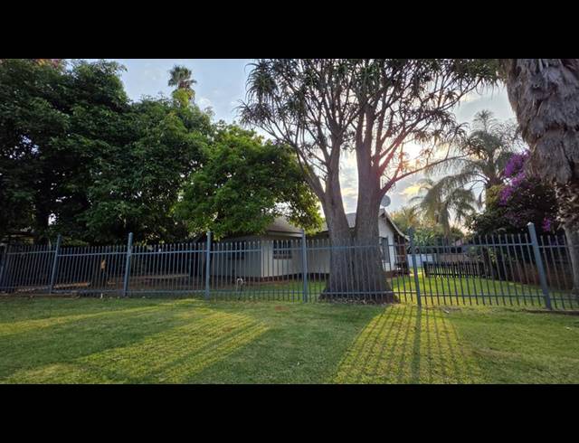 4 BEDROOM HOUSE FOR SALE IN MAGALIESKRUIN